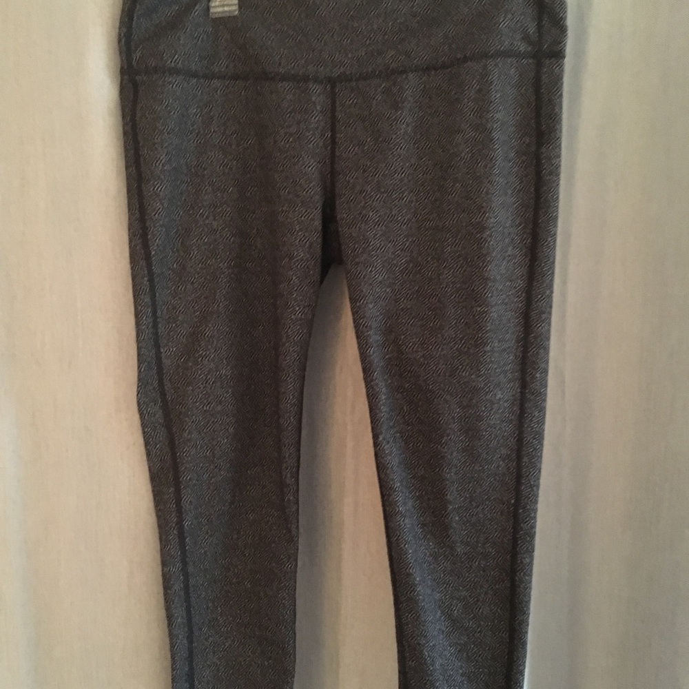 Athleta leggings black herringbone pattern.